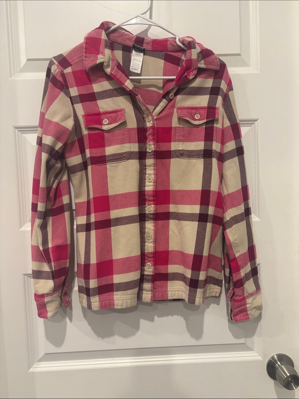 Patagonia women’s Plaid Button-Down Flannels Shirt in Pink & Cream